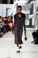 ミュウミュウ 2018-19年秋冬コレクション - 50年代後半から女性たちは強くなった｜写真37