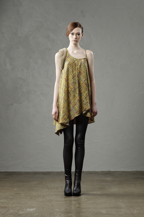 AULA(アウラ) 2012-13年秋冬コレクション - コントラストで魅せる、光と影が内在する服 コピー