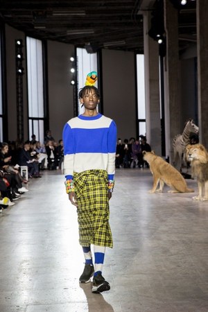 ジュンコ シマダ(JUNKO SHIMADA) 2018-19年秋冬ウィメンズコレクション  - 写真1