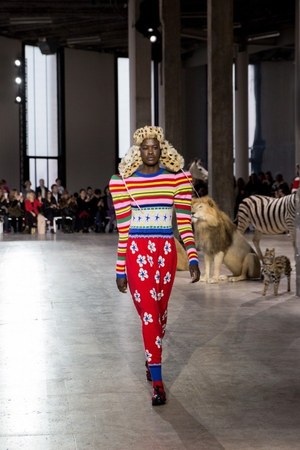 ジュンコ シマダ(JUNKO SHIMADA) 2018-19年秋冬ウィメンズコレクション  - 写真3