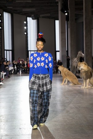 ジュンコ シマダ(JUNKO SHIMADA) 2018-19年秋冬ウィメンズコレクション  - 写真4