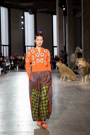 ジュンコ シマダ(JUNKO SHIMADA) 2018-19年秋冬ウィメンズコレクション  - 写真5