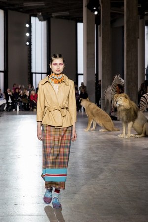 ジュンコ シマダ(JUNKO SHIMADA) 2018-19年秋冬ウィメンズコレクション  - 写真11