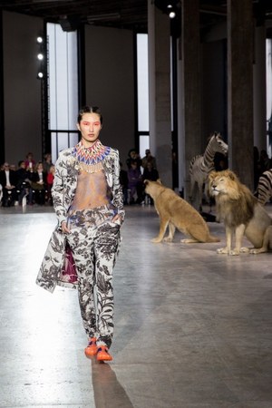 ジュンコ シマダ(JUNKO SHIMADA) 2018-19年秋冬ウィメンズコレクション  - 写真20