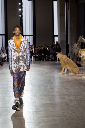 ジュンコ シマダ(JUNKO SHIMADA) 2018-19年秋冬ウィメンズコレクション  - 写真27