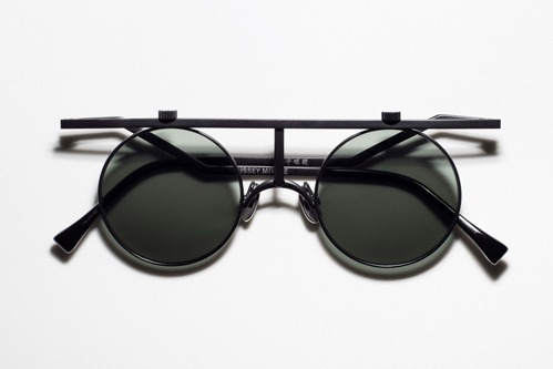 グラフィックデザイン｜イッセイ ミヤケ アイズから復刻モデル「IM-101」グラフィックデザインのようなアイウェア