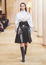 ニナ リッチ 2018-19年秋冬コレクション - ベーシックも視点を変えればアグレッシブに｜写真21