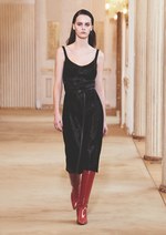 ニナ リッチ 2018-19年秋冬コレクション - ベーシックも視点を変えればアグレッシブに｜写真32