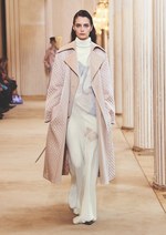 ニナ リッチ 2018-19年秋冬コレクション - ベーシックも視点を変えればアグレッシブに｜写真34