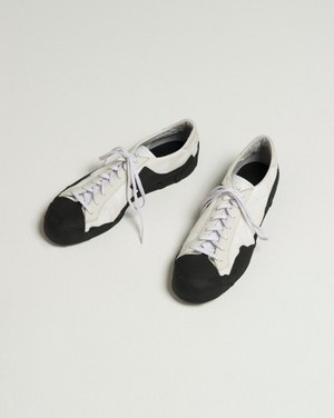 ヨウジヤマモト×アディダス新作スニーカー、コットンキャンバスのアッパー＆ランダムカットのゴムピース｜写真2