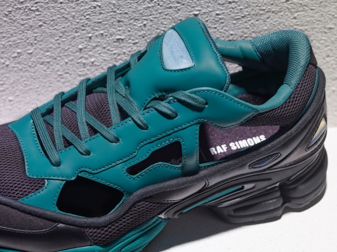 SEAL限定商品】 レアカラー RAFSIMONS 靴下付き OZWEEGO スニーカー 