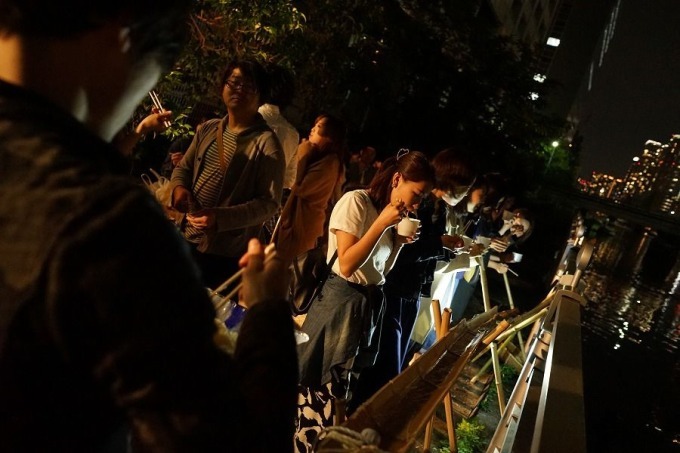 「春の酒フェスサングリア」東京・芝浦で - 10種類を飲み比べ、桜サングリアや電球グラスも｜写真8