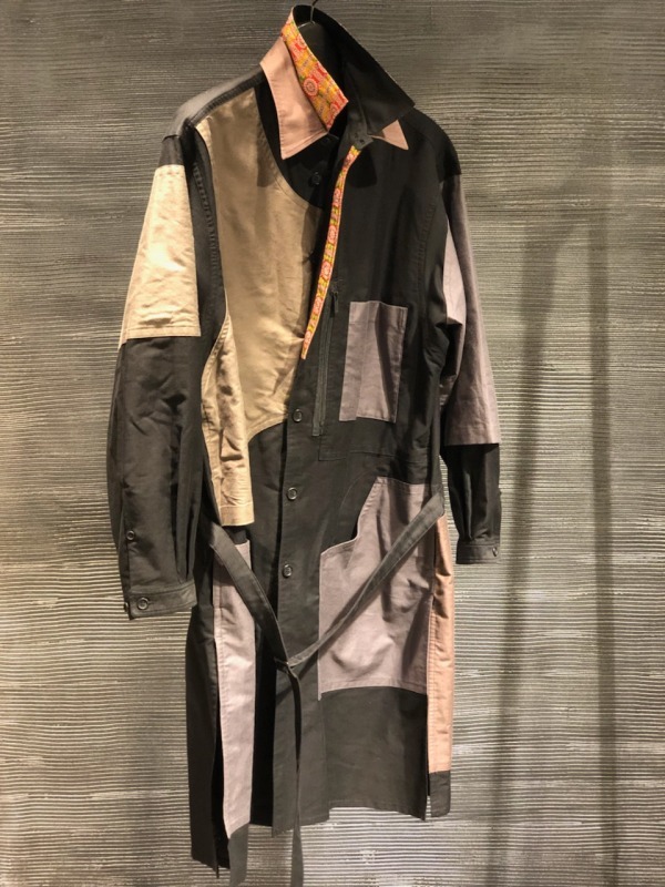 ヨウジヤマモト オムの阪急メンズ別注コート パンツ ランダムな 当て布 パッチワーク ファッションプレス