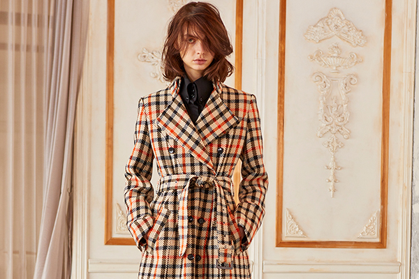 アキラナカ 2018-19年秋冬コレクション - エレガンスの中に見出す女性たちのリアル