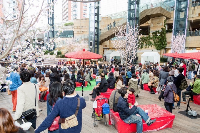 「六本木ヒルズ 春まつり 2018」約90本の桜ライトアップや“天空の花見”、グルメ屋台も｜写真9