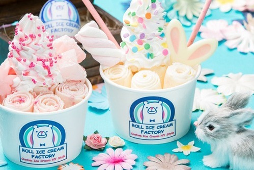 「ロール アイス クリーム ファクトリー」