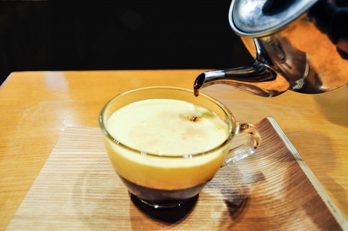 "エッグコーヒー"の発祥「カフェ ジャン」日本初店舗が横浜に、ベトナムコーヒーに濃厚クリームを乗せて｜写真3