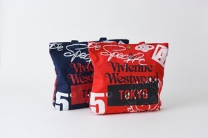 ヴィヴィアン・ウエストウッド「TOKYO」ロゴ入りの限定トートバッグ 