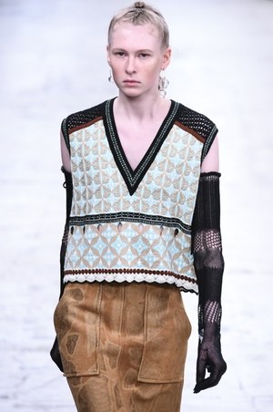 マメ 2018-19年秋冬コレクション - 日常に潜む色彩が魅せる新しい世界｜写真12
