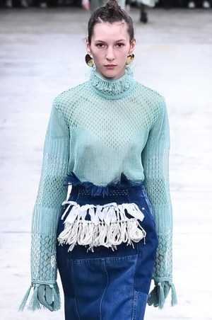 マメ 2018-19年秋冬コレクション - 日常に潜む色彩が魅せる新しい世界｜写真21