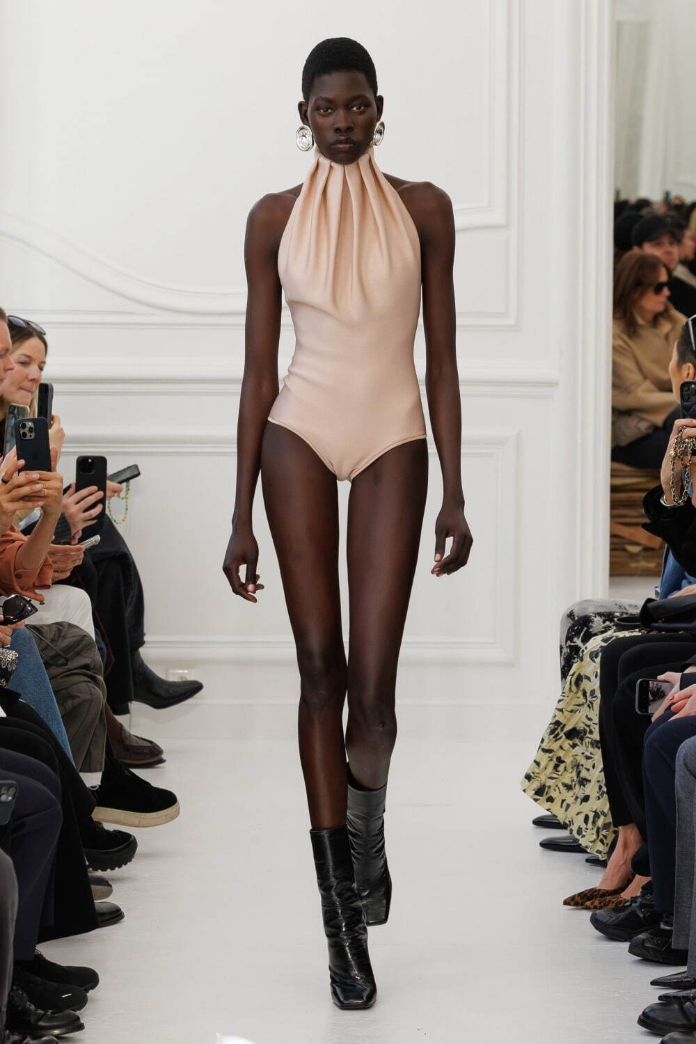 ジバンシィ(Givenchy) 2025-26年秋冬ウィメンズコレクション  - 写真2