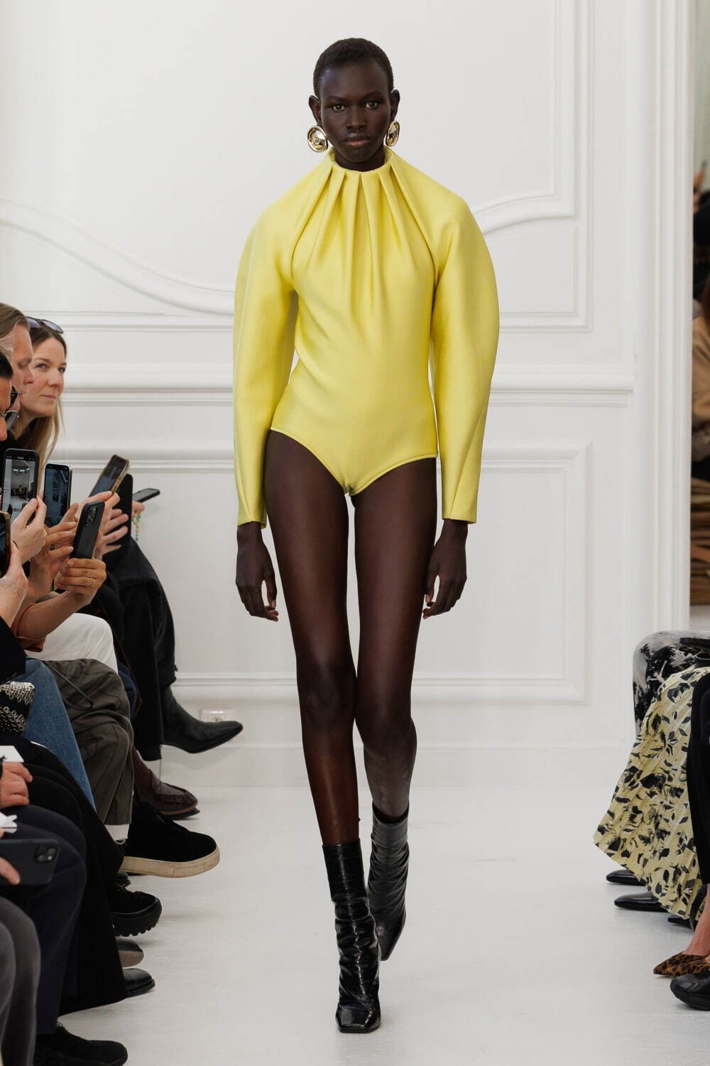 ジバンシィ(Givenchy) 2025-26年秋冬ウィメンズコレクション  - 写真4