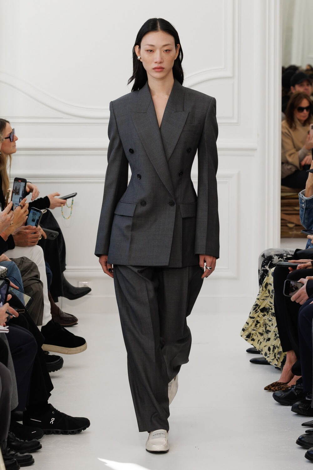 ジバンシィ(Givenchy) 2025-26年秋冬ウィメンズコレクション  - 写真12