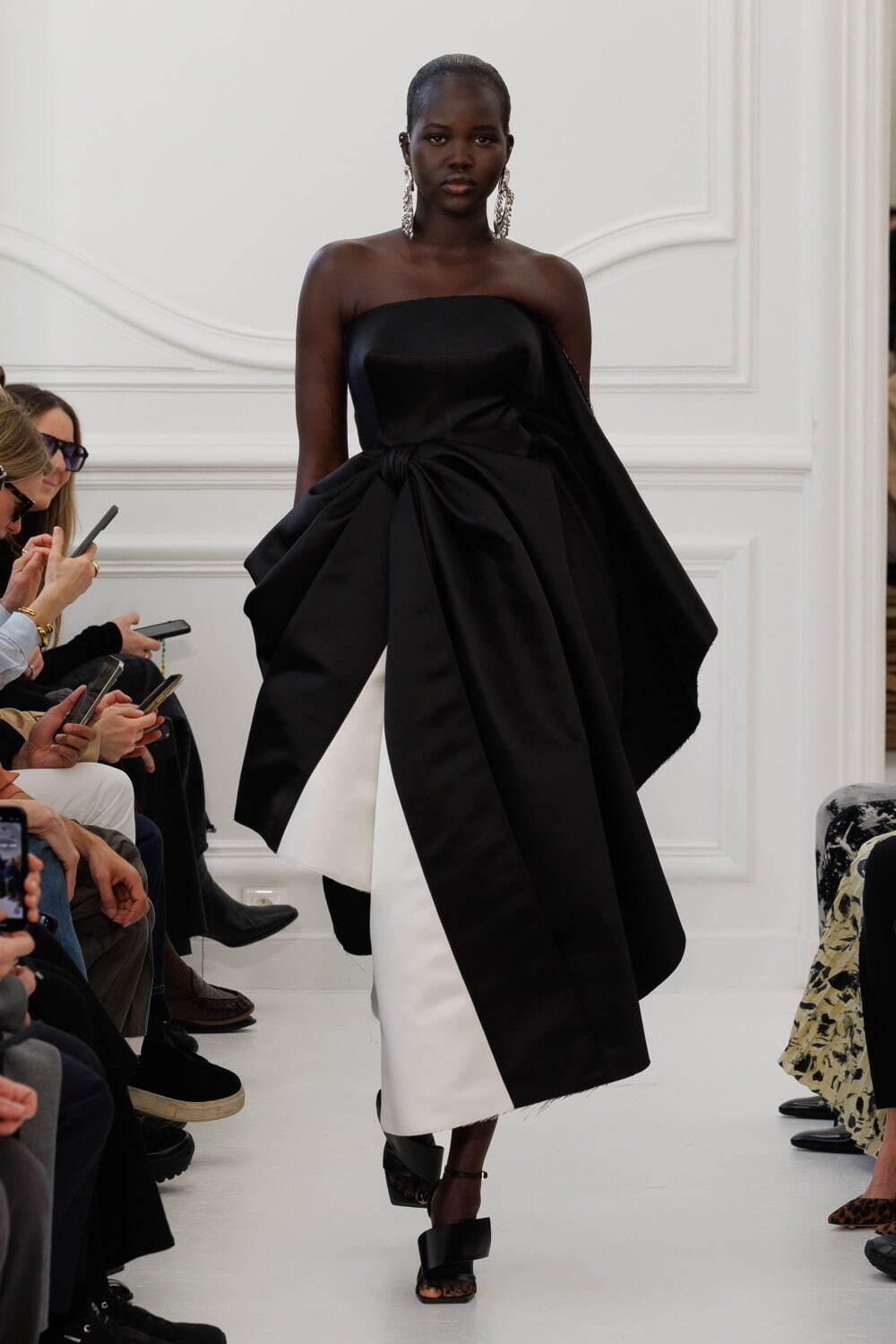 ジバンシィ(Givenchy) 2025-26年秋冬ウィメンズコレクション  - 写真48