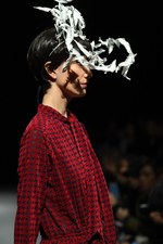 ミドラ 2018-19年秋冬コレクション - 羽ばたく鳥たちが誘う、非日常の世界｜写真2