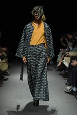 ミドラ 2018-19年秋冬コレクション - 羽ばたく鳥たちが誘う、非日常の世界｜写真20