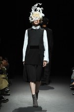 ミドラ 2018-19年秋冬コレクション - 羽ばたく鳥たちが誘う、非日常の世界｜写真31