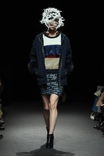 ミドラ 2018-19年秋冬コレクション - 羽ばたく鳥たちが誘う、非日常の世界｜写真35