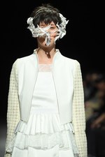 ミドラ 2018-19年秋冬コレクション - 羽ばたく鳥たちが誘う、非日常の世界｜写真48