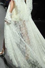 ミドラ 2018-19年秋冬コレクション - 羽ばたく鳥たちが誘う、非日常の世界｜写真52