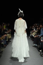 ミドラ 2018-19年秋冬コレクション - 羽ばたく鳥たちが誘う、非日常の世界｜写真53