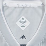 アディダスからサッカー日本代表の新アウェイユニフォーム - 槙野智章が描く勝色ストーリー｜写真5