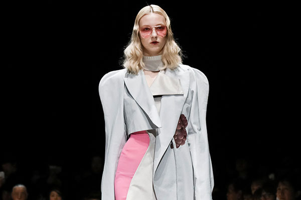 2018-19年秋冬東京コレクション｜ケイスケヨシダ 2018-19年秋冬コレクション - 成熟したエレガンスの中にある空虚