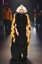 ヴィヴィアンノ スー 2018秋冬コレクション - 宇宙に遣いし者たちの溢れるパワー｜写真1