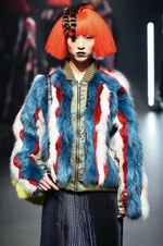 ヴィヴィアンノ スー 2018秋冬コレクション - 宇宙に遣いし者たちの溢れるパワー｜写真13