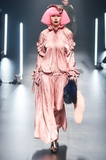 ヴィヴィアンノ スー 2018秋冬コレクション - 宇宙に遣いし者たちの溢れるパワー｜写真16