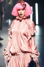 ヴィヴィアンノ スー 2018秋冬コレクション - 宇宙に遣いし者たちの溢れるパワー｜写真17