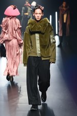 ヴィヴィアンノ スー 2018秋冬コレクション - 宇宙に遣いし者たちの溢れるパワー｜写真18