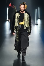 ヴィヴィアンノ スー 2018秋冬コレクション - 宇宙に遣いし者たちの溢れるパワー｜写真20