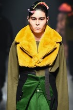 ヴィヴィアンノ スー 2018秋冬コレクション - 宇宙に遣いし者たちの溢れるパワー｜写真23