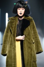 ヴィヴィアンノ スー 2018秋冬コレクション - 宇宙に遣いし者たちの溢れるパワー｜写真25