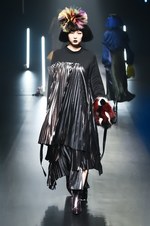 ヴィヴィアンノ スー 2018秋冬コレクション - 宇宙に遣いし者たちの溢れるパワー｜写真28