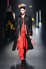 ヴィヴィアンノ スー 2018秋冬コレクション - 宇宙に遣いし者たちの溢れるパワー｜写真40