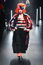 ヴィヴィアンノ スー 2018秋冬コレクション - 宇宙に遣いし者たちの溢れるパワー｜写真44