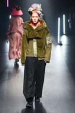 ヴィヴィアンノ スー 2018秋冬コレクション - 宇宙に遣いし者たちの溢れるパワー｜写真49