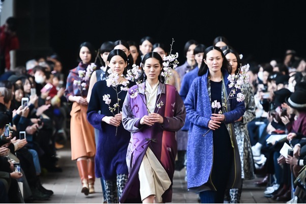 ヘリンボーン｜まとふ 2018年秋冬コレクション - 終わりゆく物を慈しむ“なごり”の心